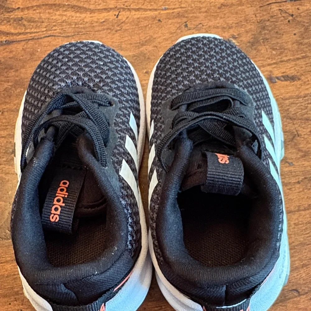 New no Tags Adidas Kids Black and White Sneakers with Orange Accents, Size 3 - Picture 6 of 12